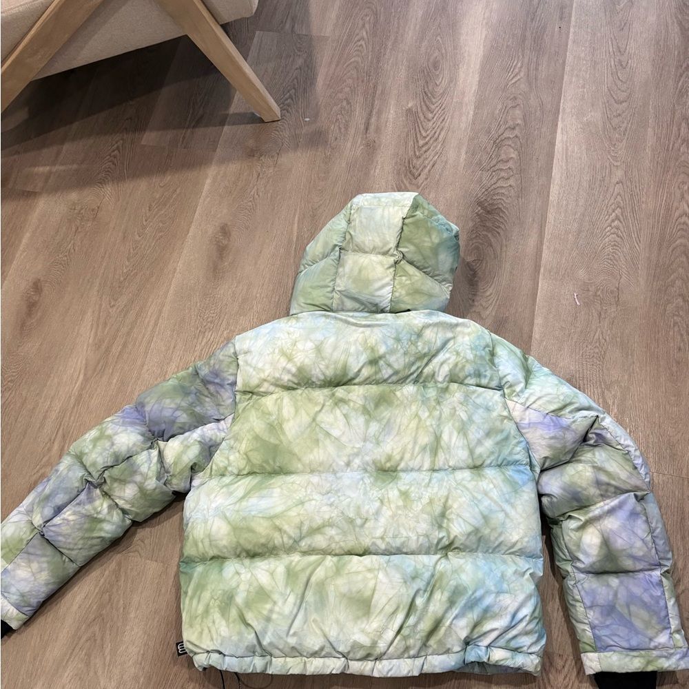 Aritzia Super Puff Shorty in Quicksilver Blue and Green - Picture 4 of 12